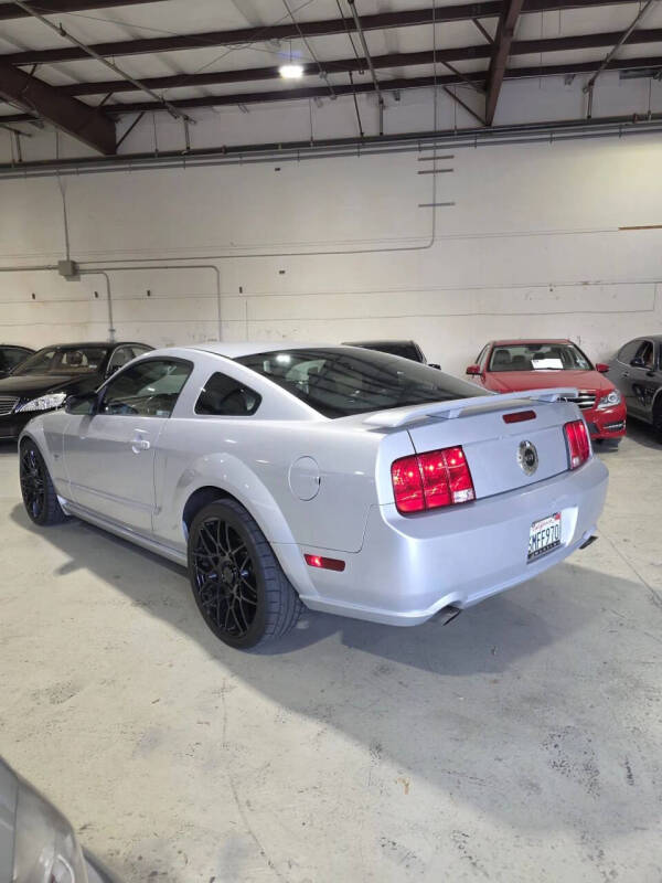 2006 Ford Mustang GT Deluxe