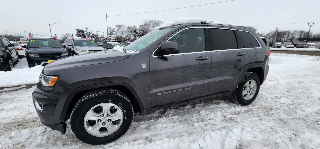 2017 Jeep Grand Cherokee for sale at URIEL's AUTOMOTIVE LLC in Middletown, OH