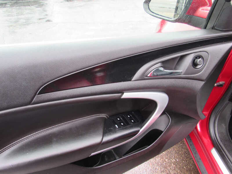 2013 Buick Regal Premium 1