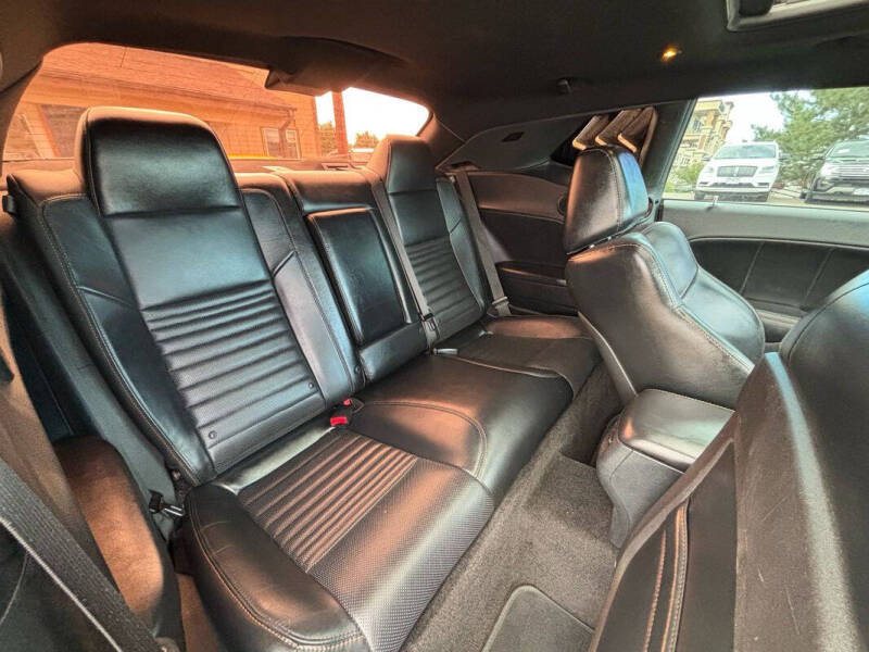 2015 Dodge Challenger R/T Plus Shaker