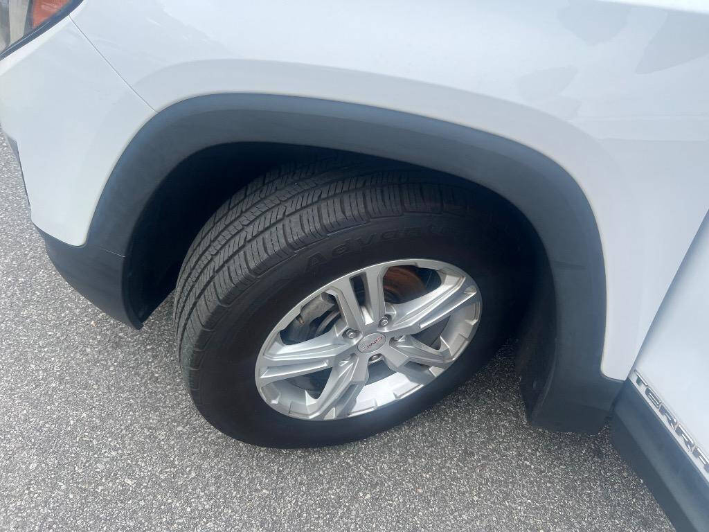White 2018 GMC Terrain SLE SLE 4dr SUV 8