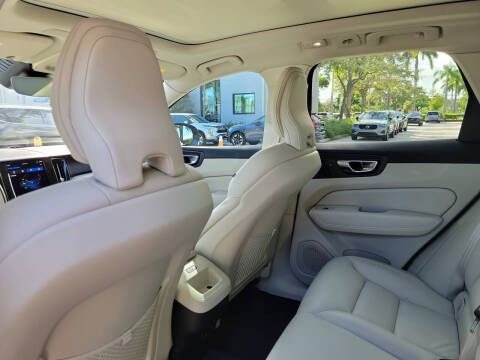 2023 Volvo XC60 B5 Plus Bright Theme