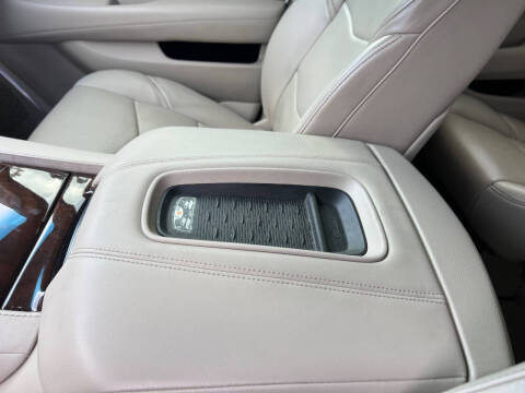 2017 Cadillac Escalade Standard