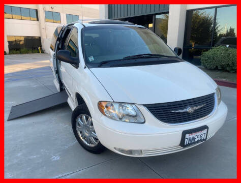 2004 Chrysler Town and Country Limited