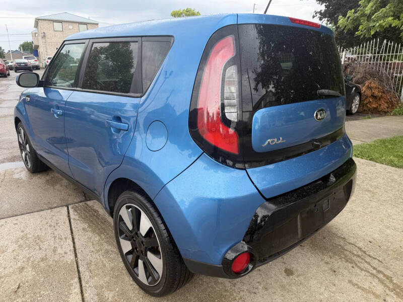 2016 Kia Soul +
