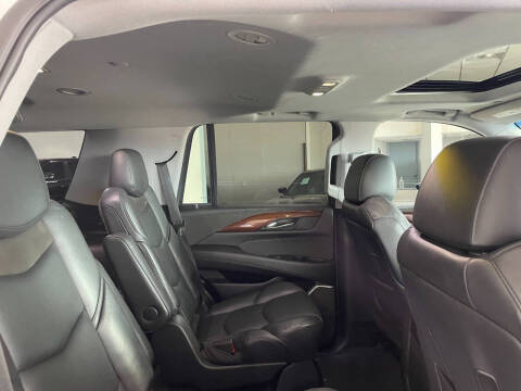 2019 Cadillac Escalade Luxury