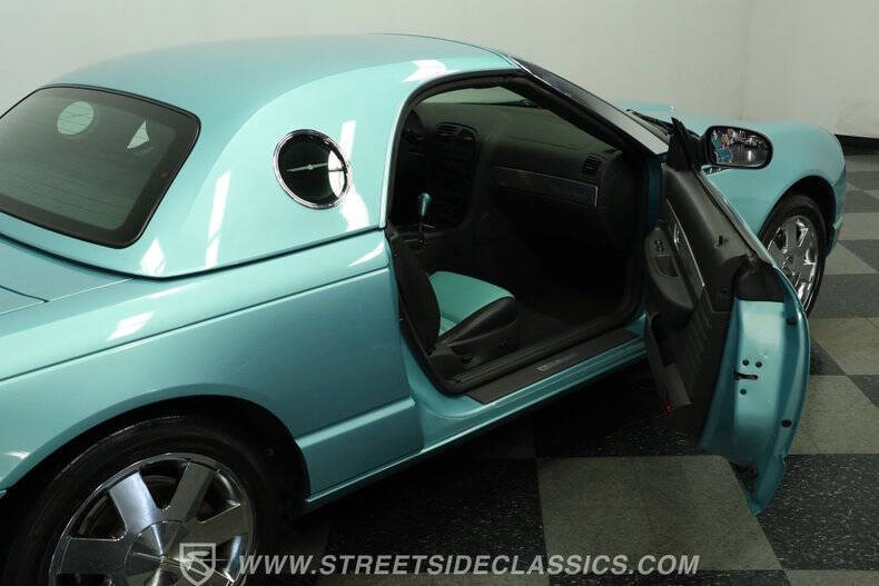 2002 Ford Thunderbird Deluxe