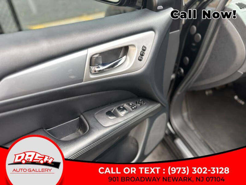 2020 Nissan Pathfinder SL