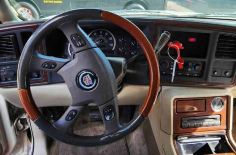 2004 Cadillac Escalade