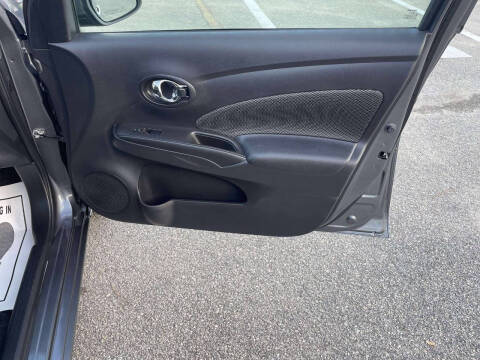 2019 Nissan Versa SV