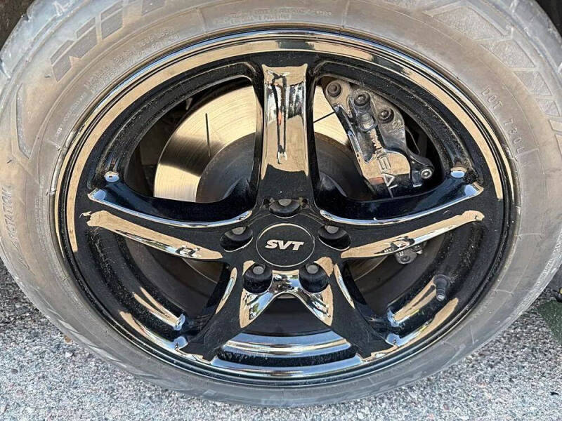 2004 Ford Mustang GT Deluxe