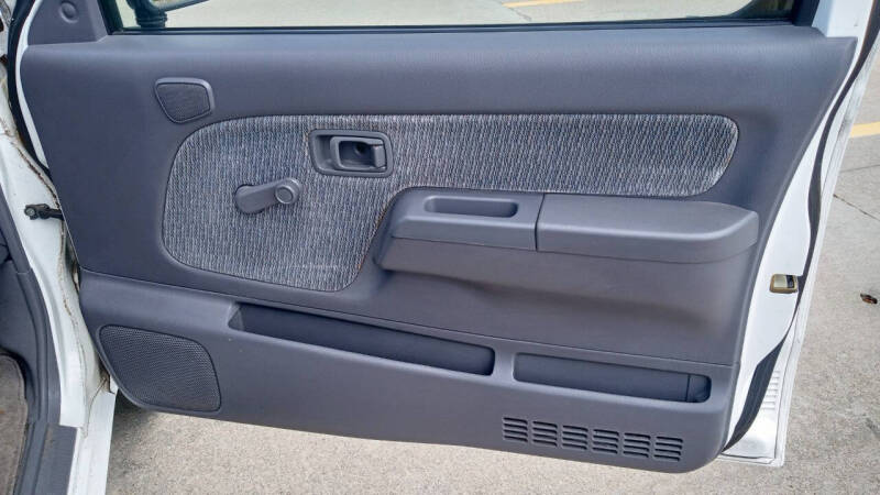 2000 Nissan Frontier XE