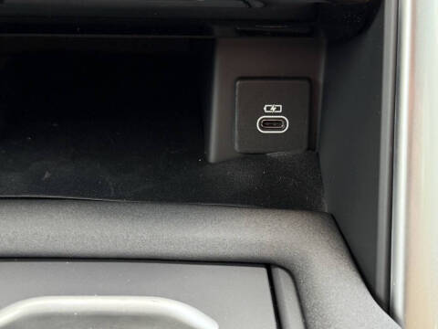 2025 Land Rover Discovery P300 Dynamic SE