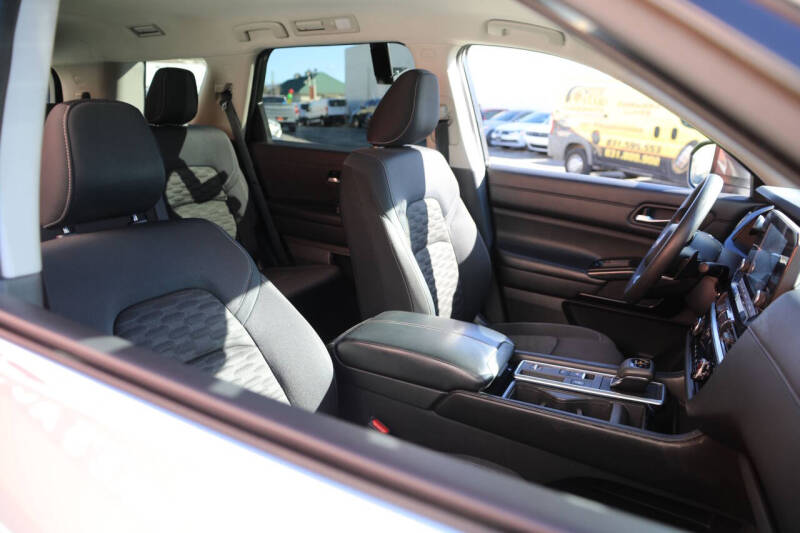2022 Nissan Pathfinder S