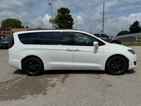 2018 Chrysler Pacifica Touring L Plus
