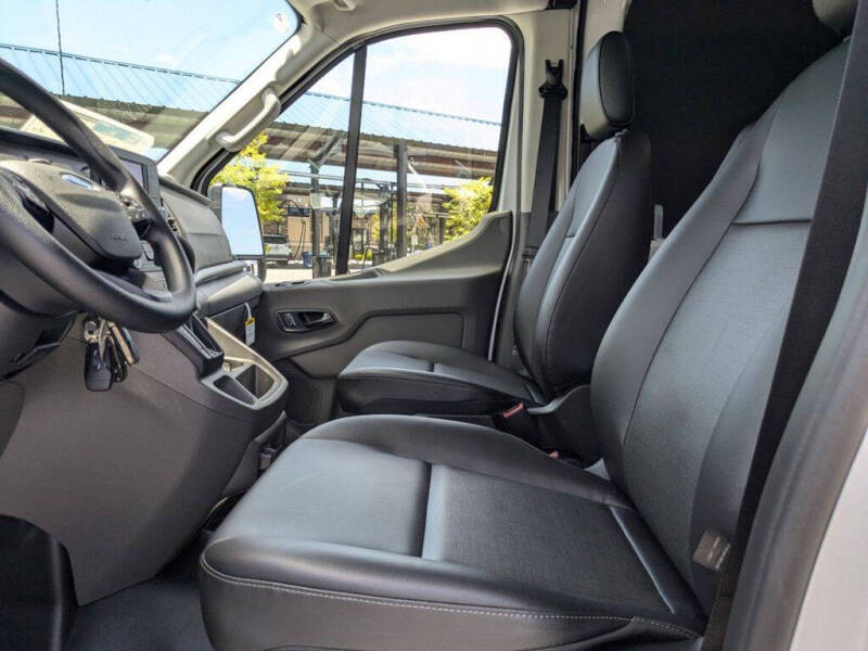 2025 Ford Transit 250