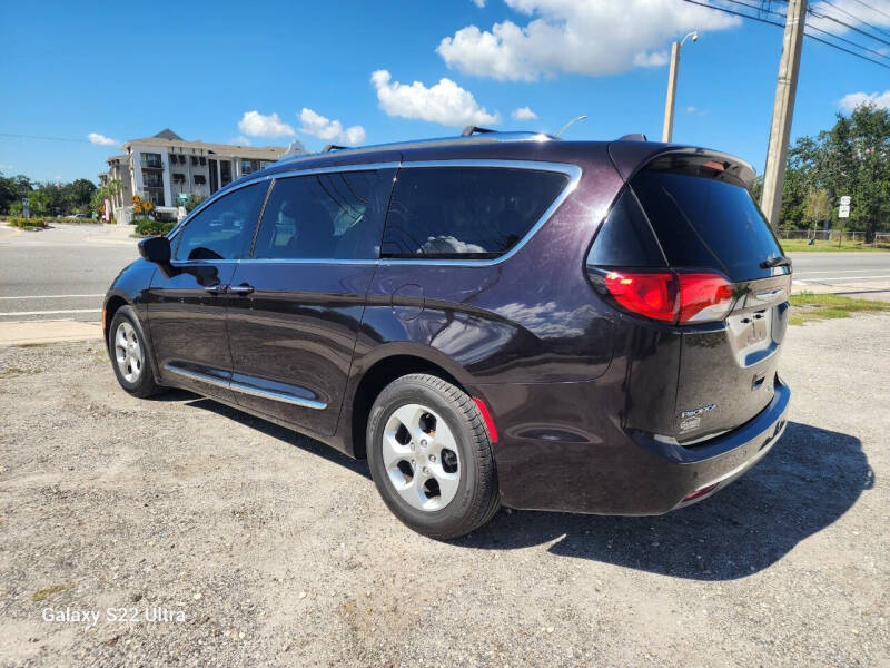 2017 Chrysler Pacifica Touring-L Plus