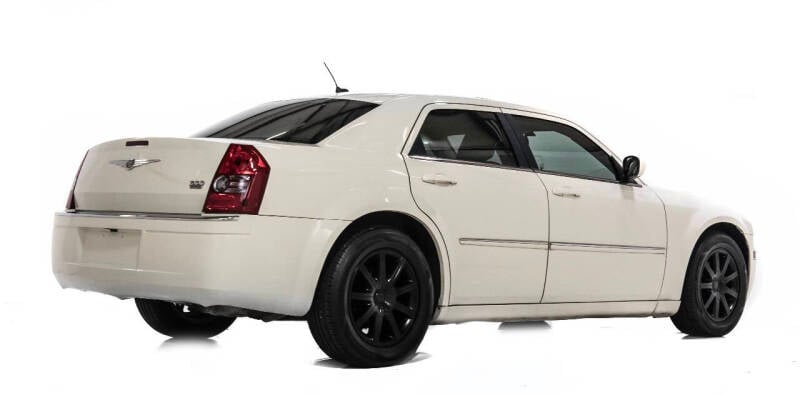 2008 Chrysler 300 Limited photo 3