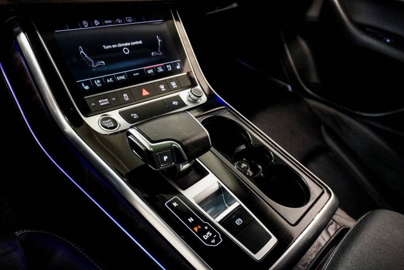 2022 Audi Q8 quattro Premium Plus 55 TFSI