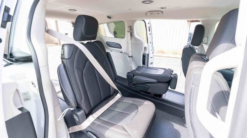 2022 Chrysler Voyager LX