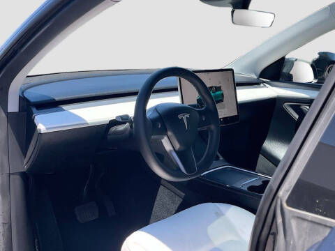 2024 Tesla Model Y Long Range
