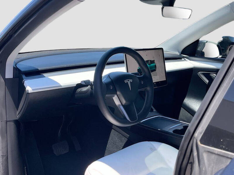 2024 Tesla Model Y Long Range