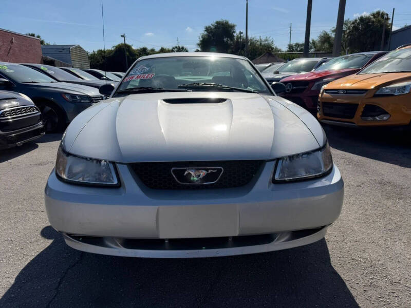 2000 Ford Mustang