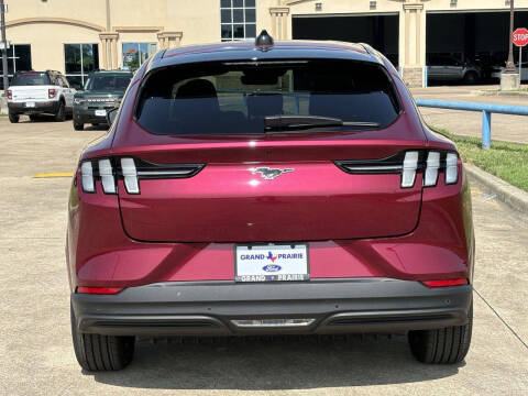 2025 Ford Mustang Mach-E Premium