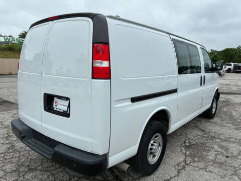 2022 Chevrolet Express 2500
