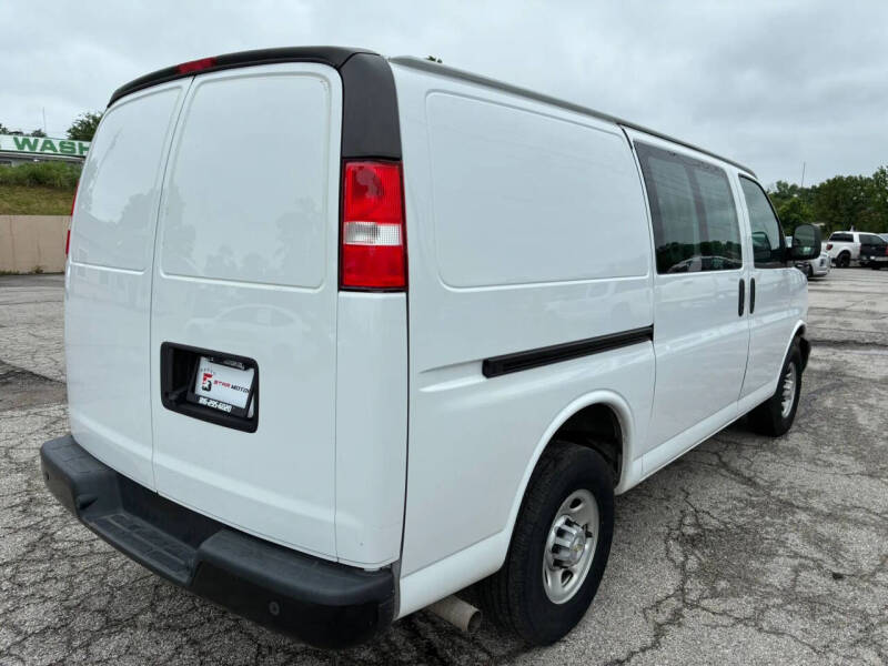 2022 Chevrolet Express 2500