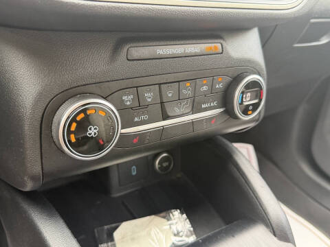 2020 Ford Escape SE