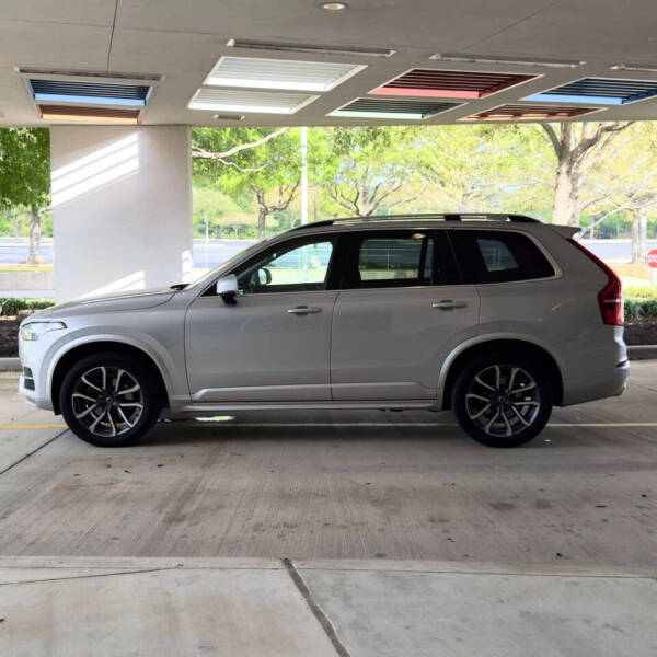 2019 Volvo XC90 T6 Momentum