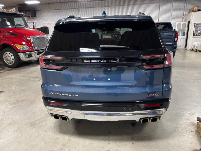 2024 GMC Acadia Denali