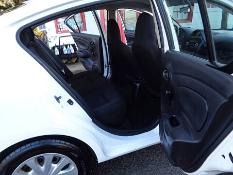 2016 Nissan Versa 1.6 S