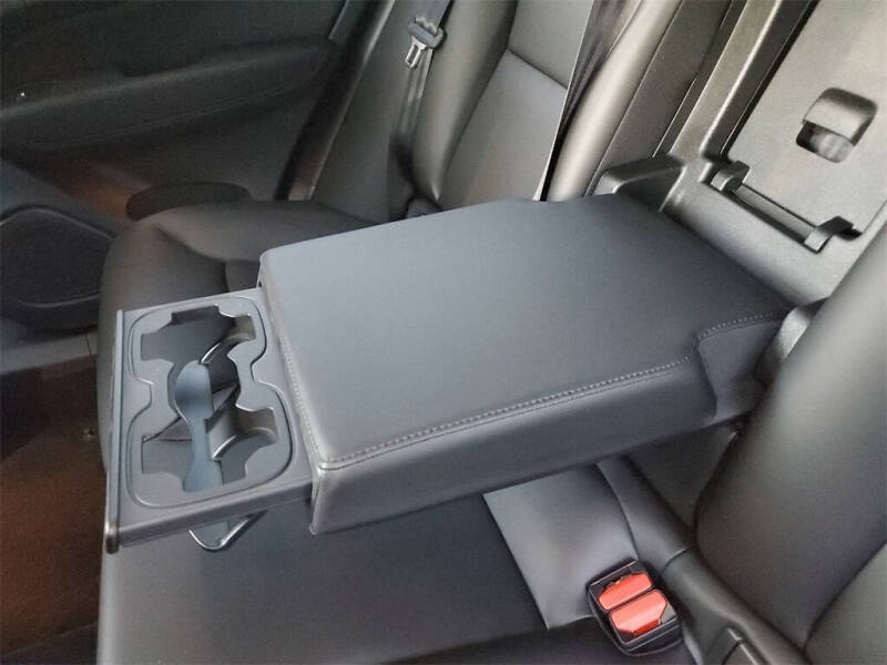 2025 Volvo XC60 B5 Plus Dark Theme