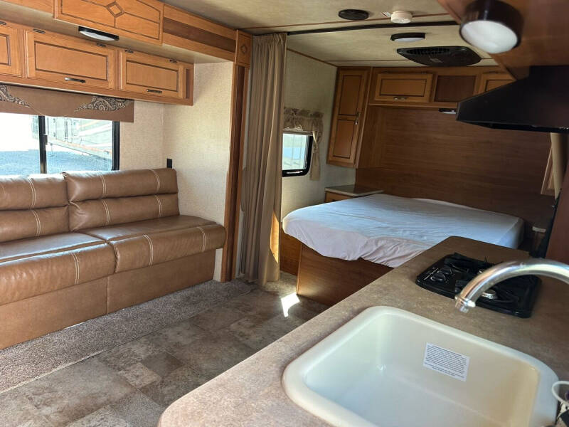2017 Crossroads RV Sunset Trail Ultra Lite