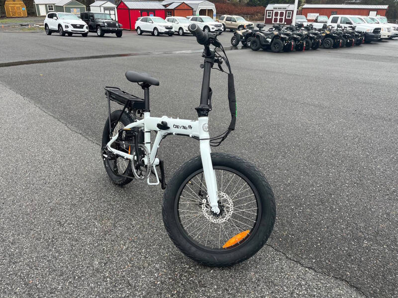 2025 Benelli E-Fold 500