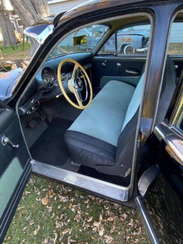 1953 Kaiser Manhattan