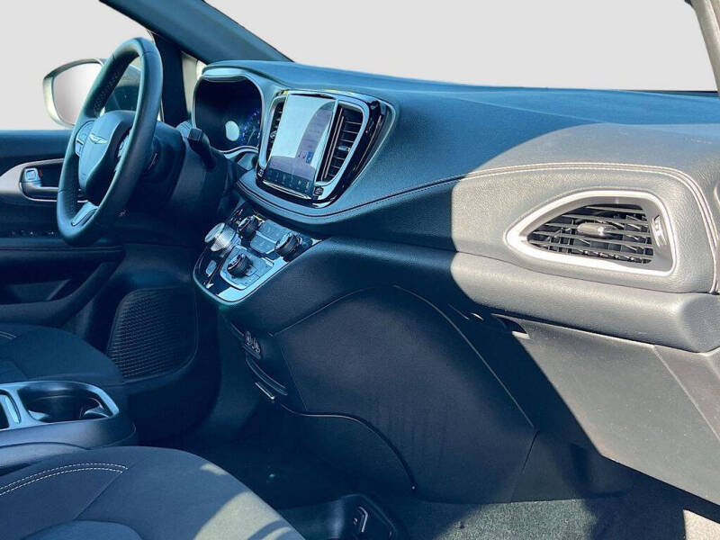 2023 Chrysler Pacifica Touring