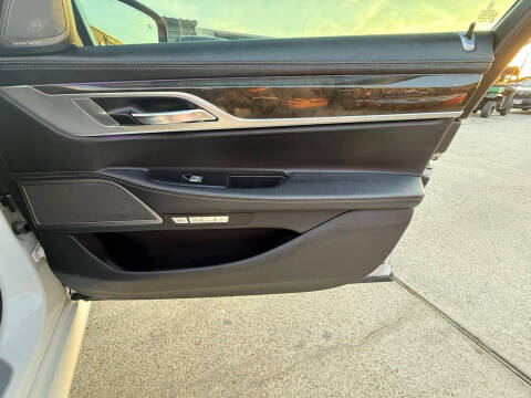 2017 BMW 7 Series 740i