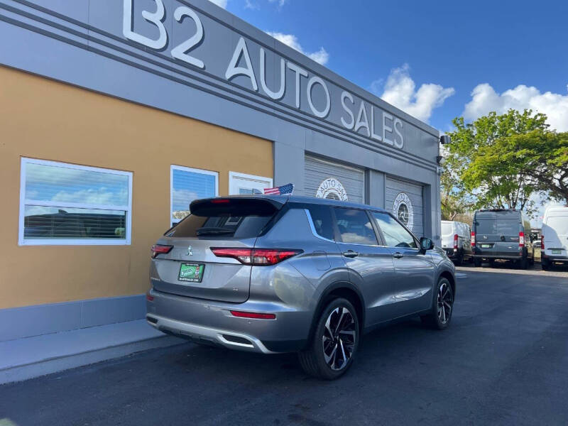 2023 Mitsubishi Outlander SE