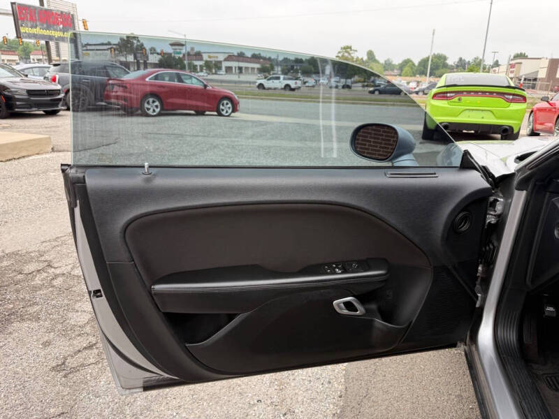 2016 Dodge Challenger SXT