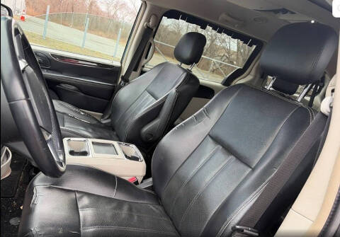 2012 Chrysler Town and Country Touring