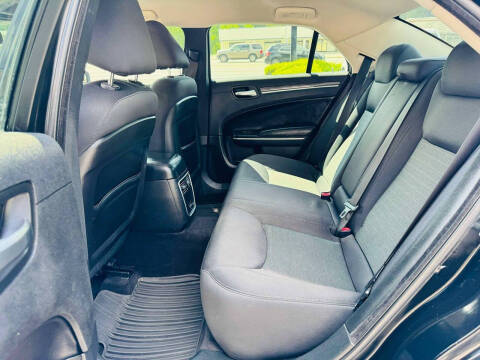 2019 Chrysler 300 Touring