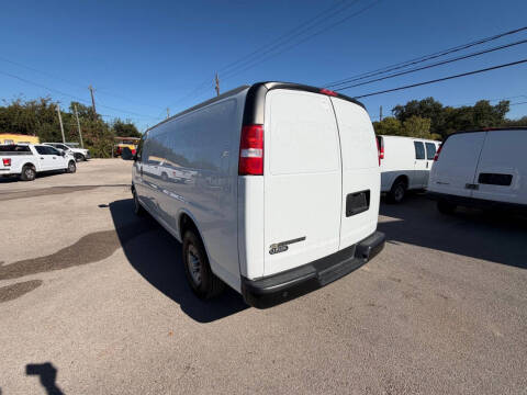 2022 Chevrolet Express 2500