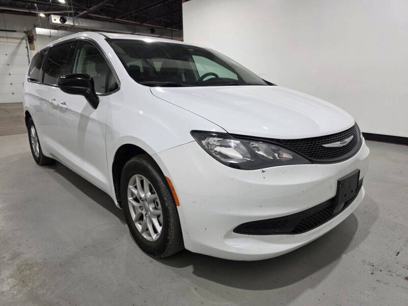 2024 Chrysler Voyager LX