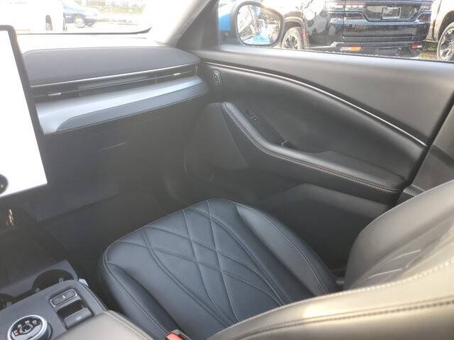 2022 Ford Mustang Mach-E Select