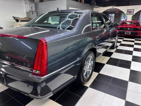 2011 Cadillac DTS Luxury Collection