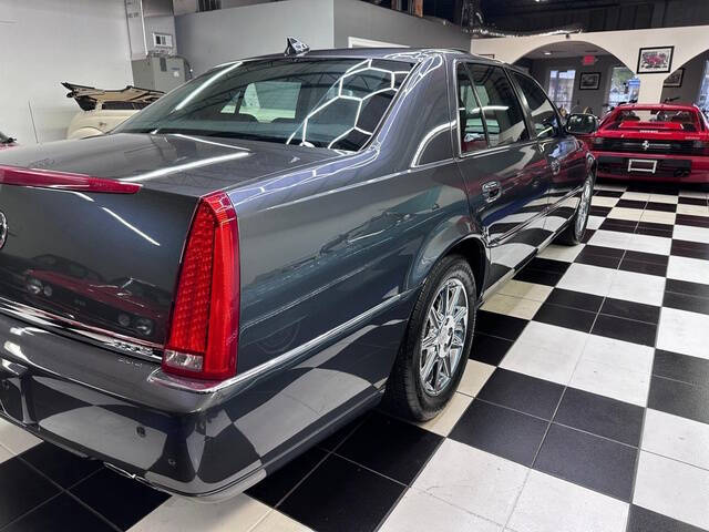 2011 Cadillac DTS Luxury Collection