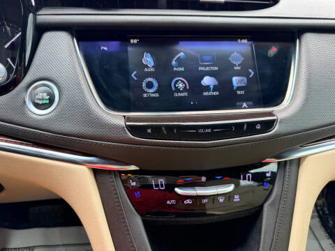 2017 Cadillac XT5 Premium Luxury